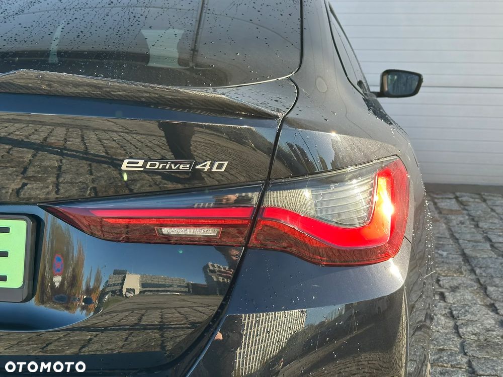 BMW i4 - 15