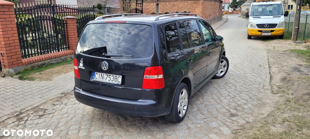 Volkswagen Touran - 6