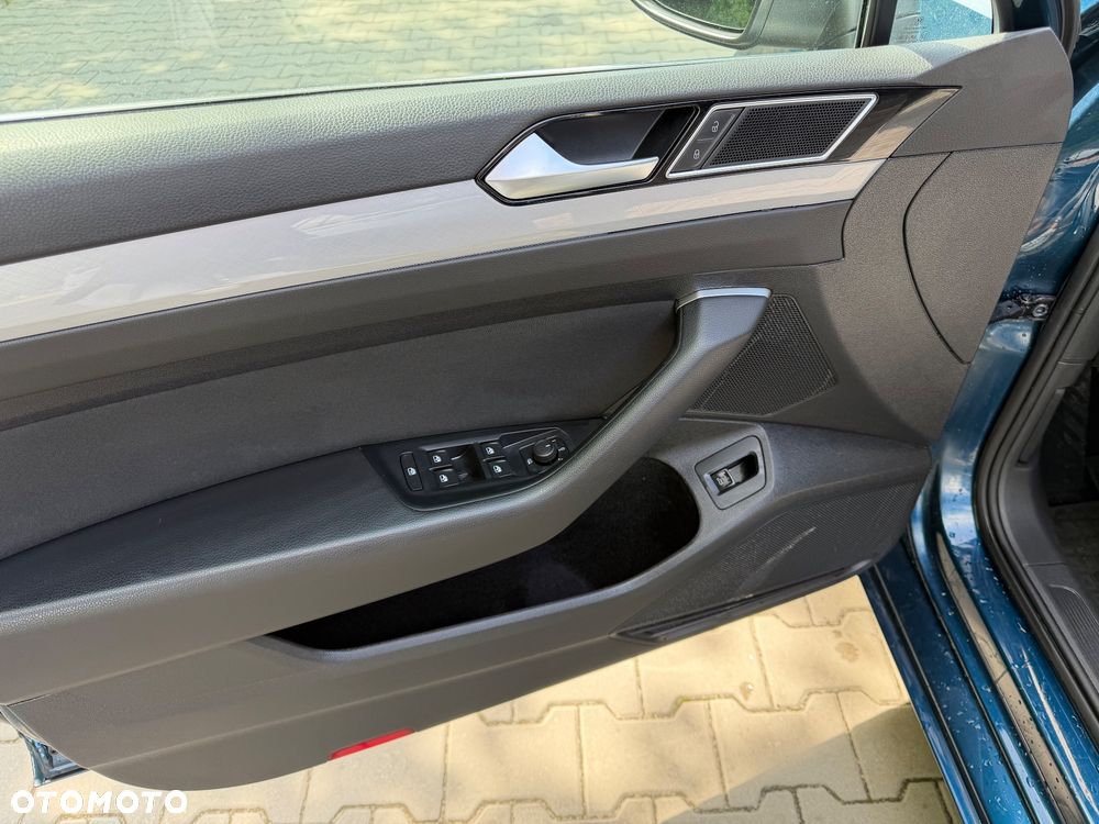 Volkswagen Passat 2.0 TDI EVO Business DSG - 17