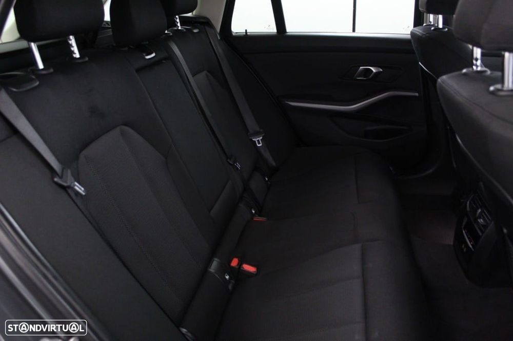 BMW 330 e Touring Auto - 15