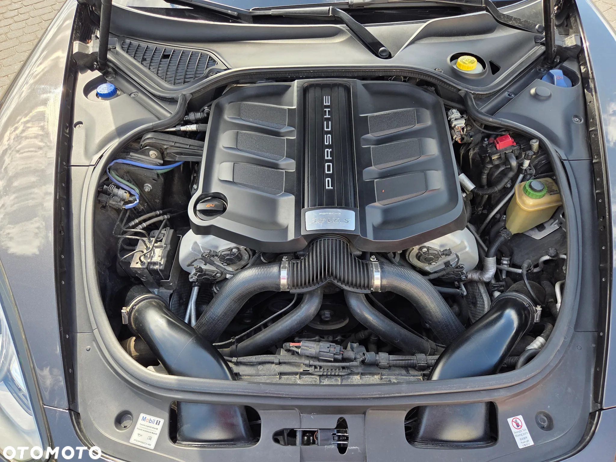 Porsche Panamera 4S Executive - 16