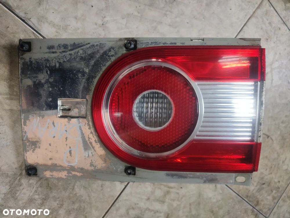 VW SHARAN LIFT LAMPA TYŁ PRAWA W KLAPĘ - 1