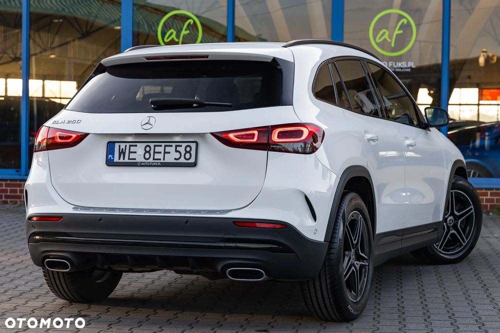 Mercedes-Benz GLA 250 AMG Line - 10