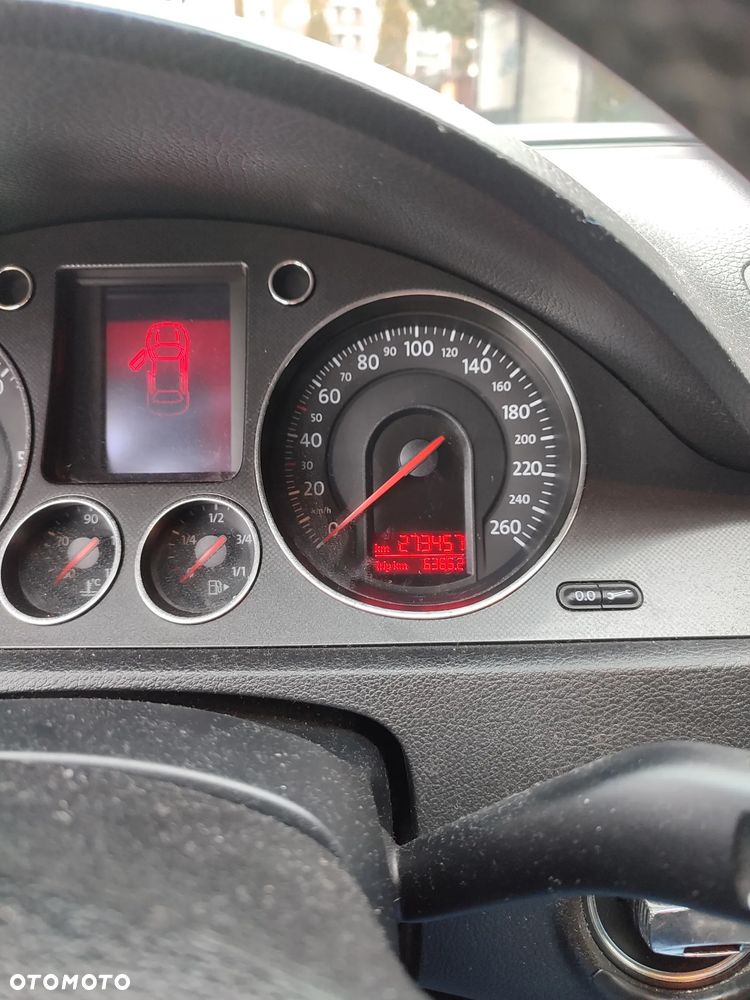 Volkswagen Passat 2.0 TDI Comfortline - 8