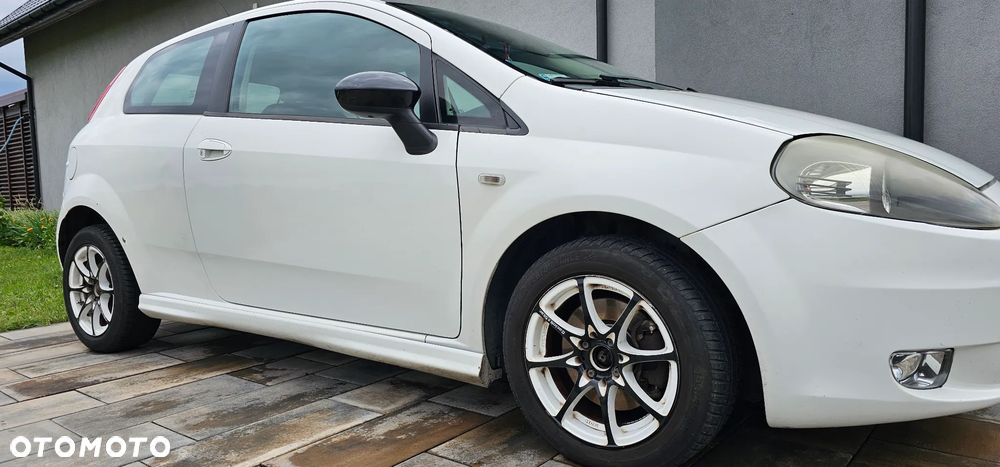 Fiat Grande Punto 1.3 Multijet 16V Racing - 10