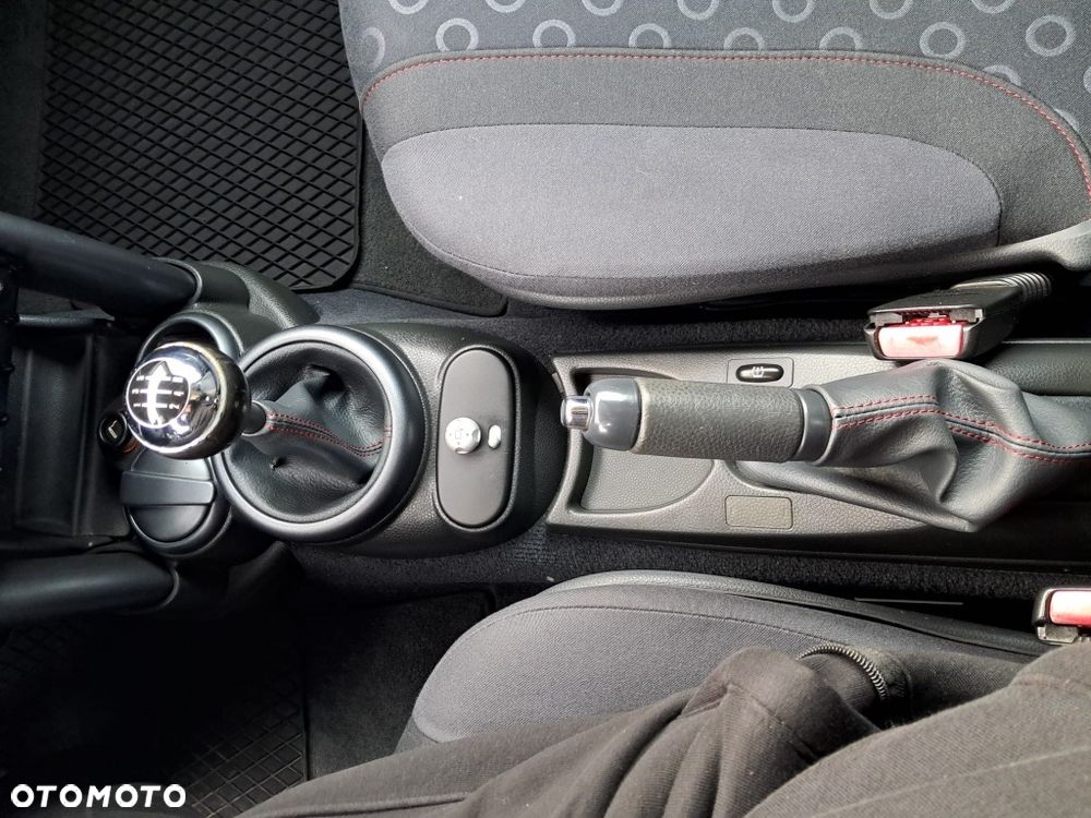 MINI ONE Sidewalk - 18