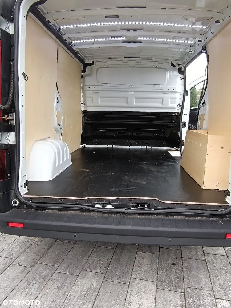 Renault TRAFIC - 19