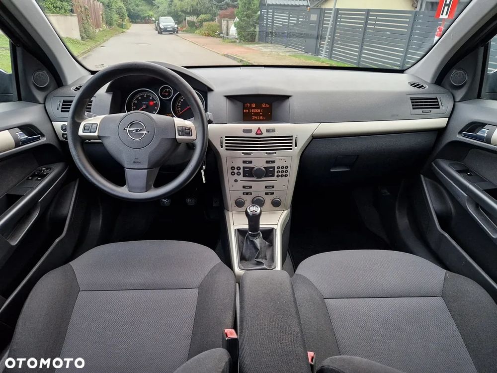 Opel Astra 1.6 Caravan Cosmo - 19