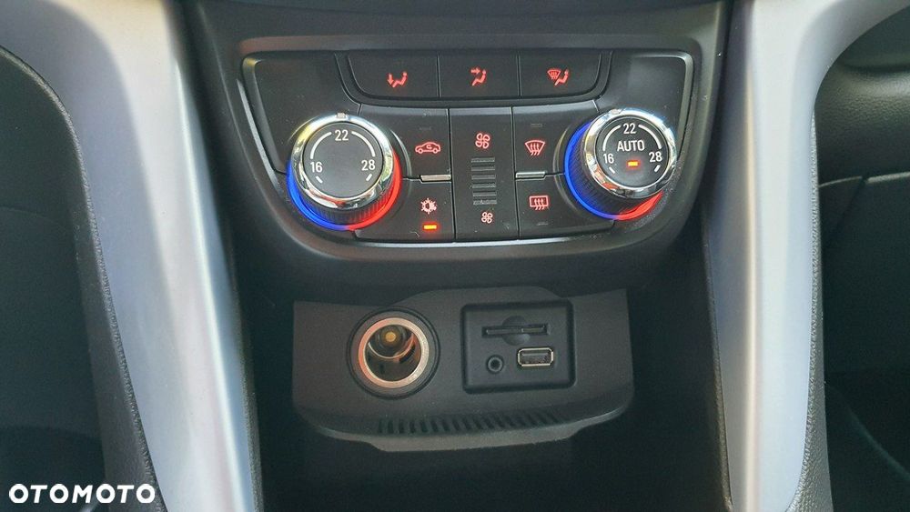 Opel Zafira - 24