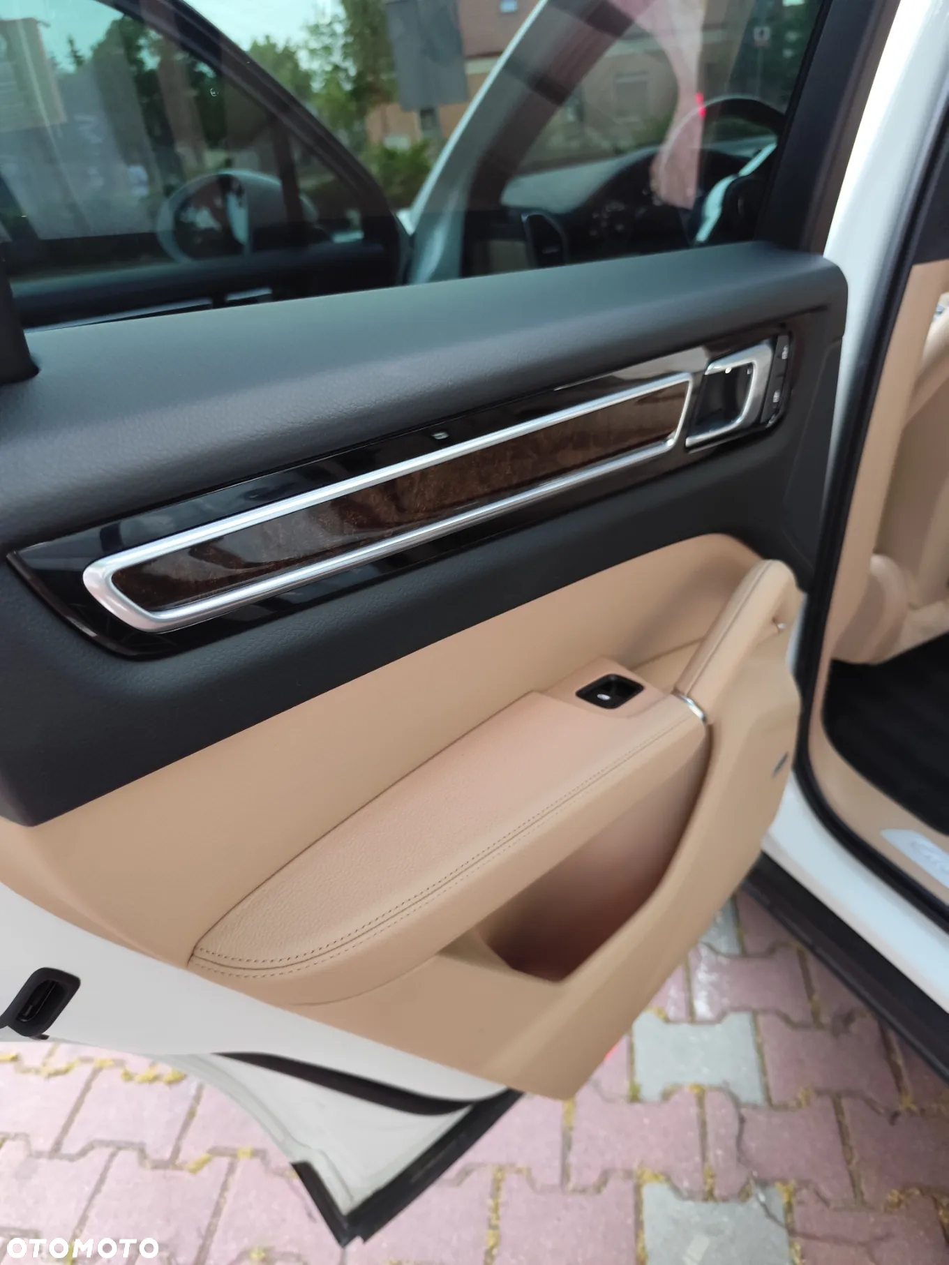 Porsche Cayenne Platinum Edition - 16