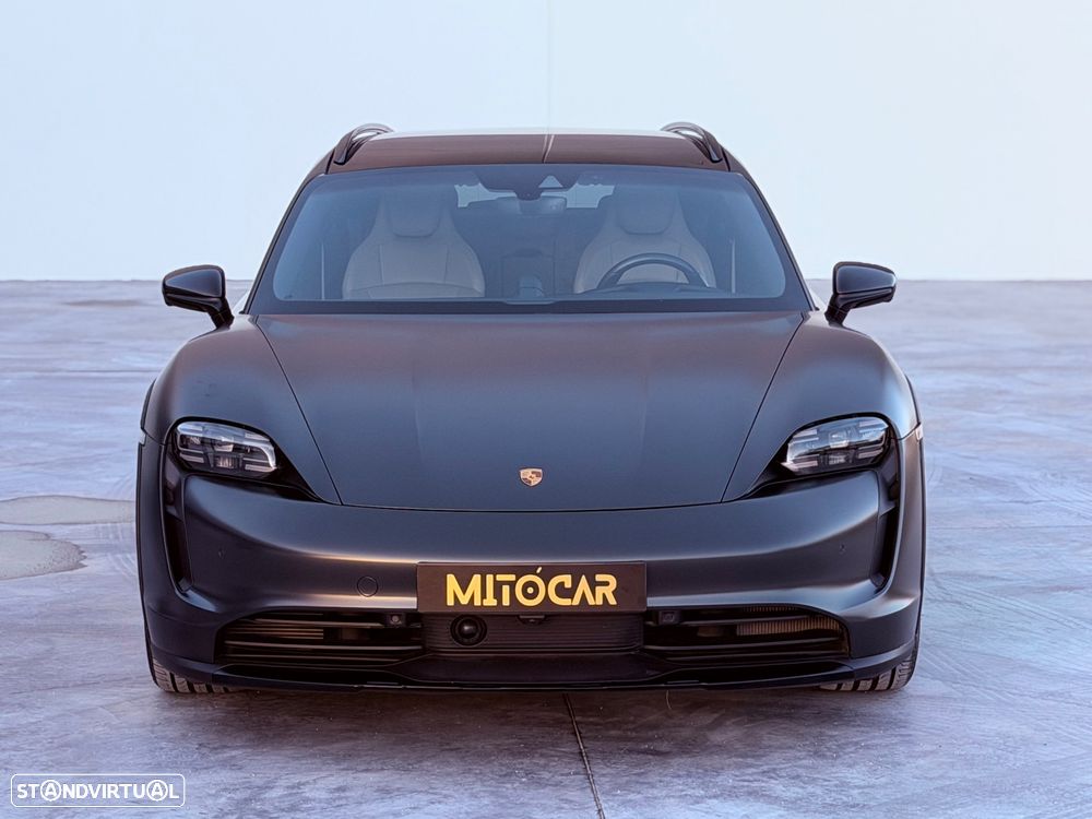 Porsche Taycan Cross Turismo 4 - 11