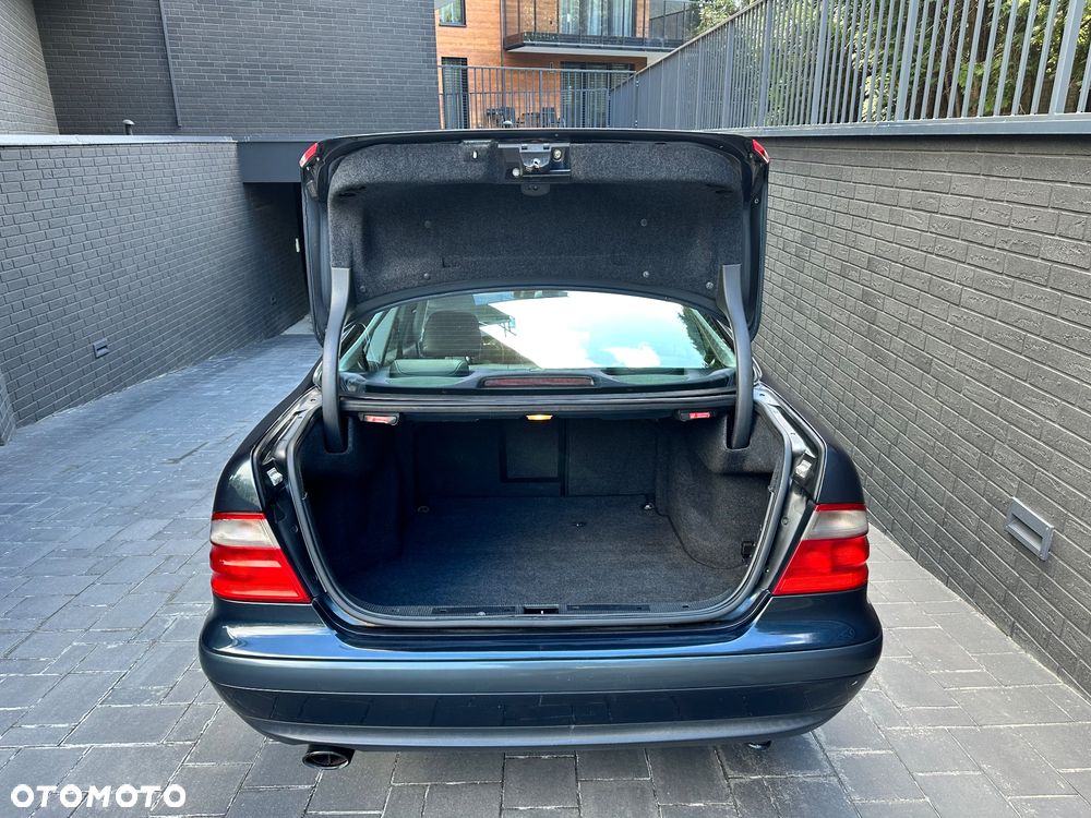 Mercedes-Benz CLK - 9