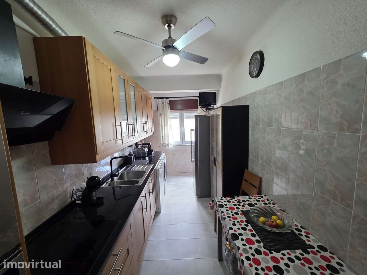 Apartamento T2 Remodelado na Quinta do Conde - Grande imagem: 4/25