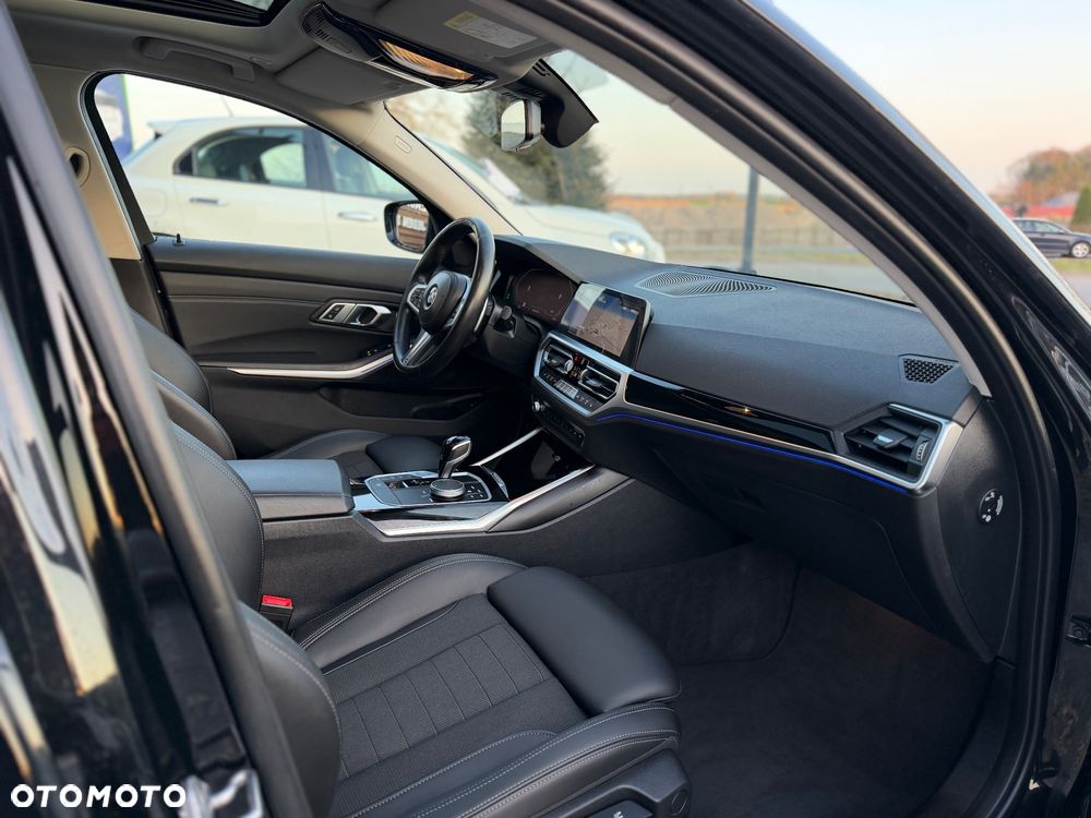 BMW Seria 3 320d M Sport - 13