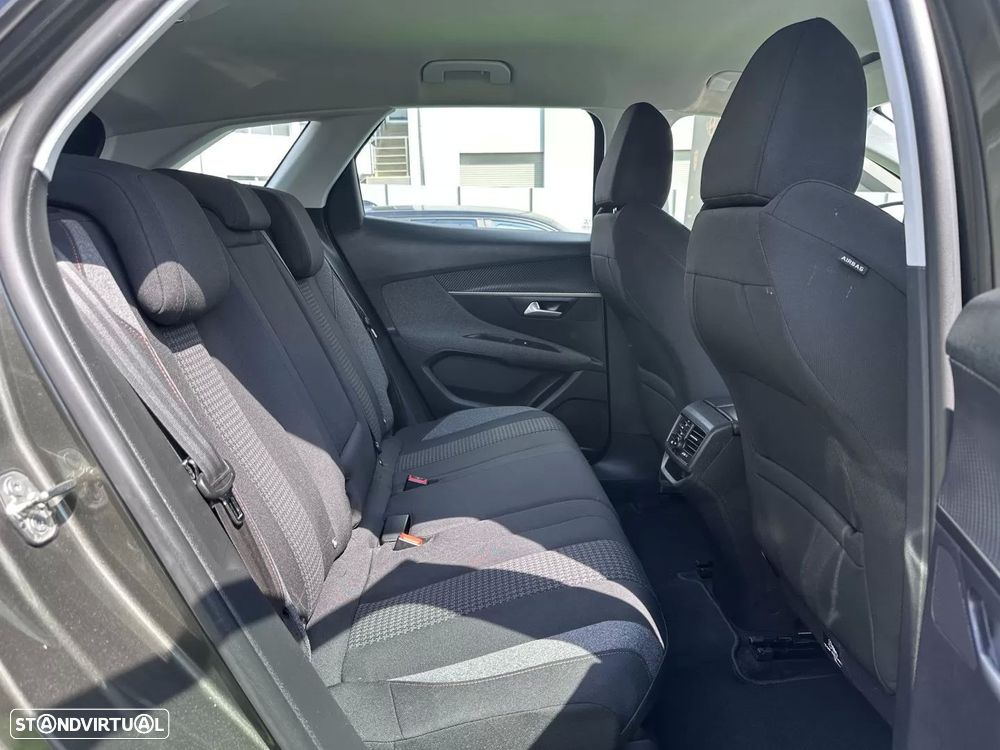 Peugeot 3008 1.2 PureTech Allure Pack - 27