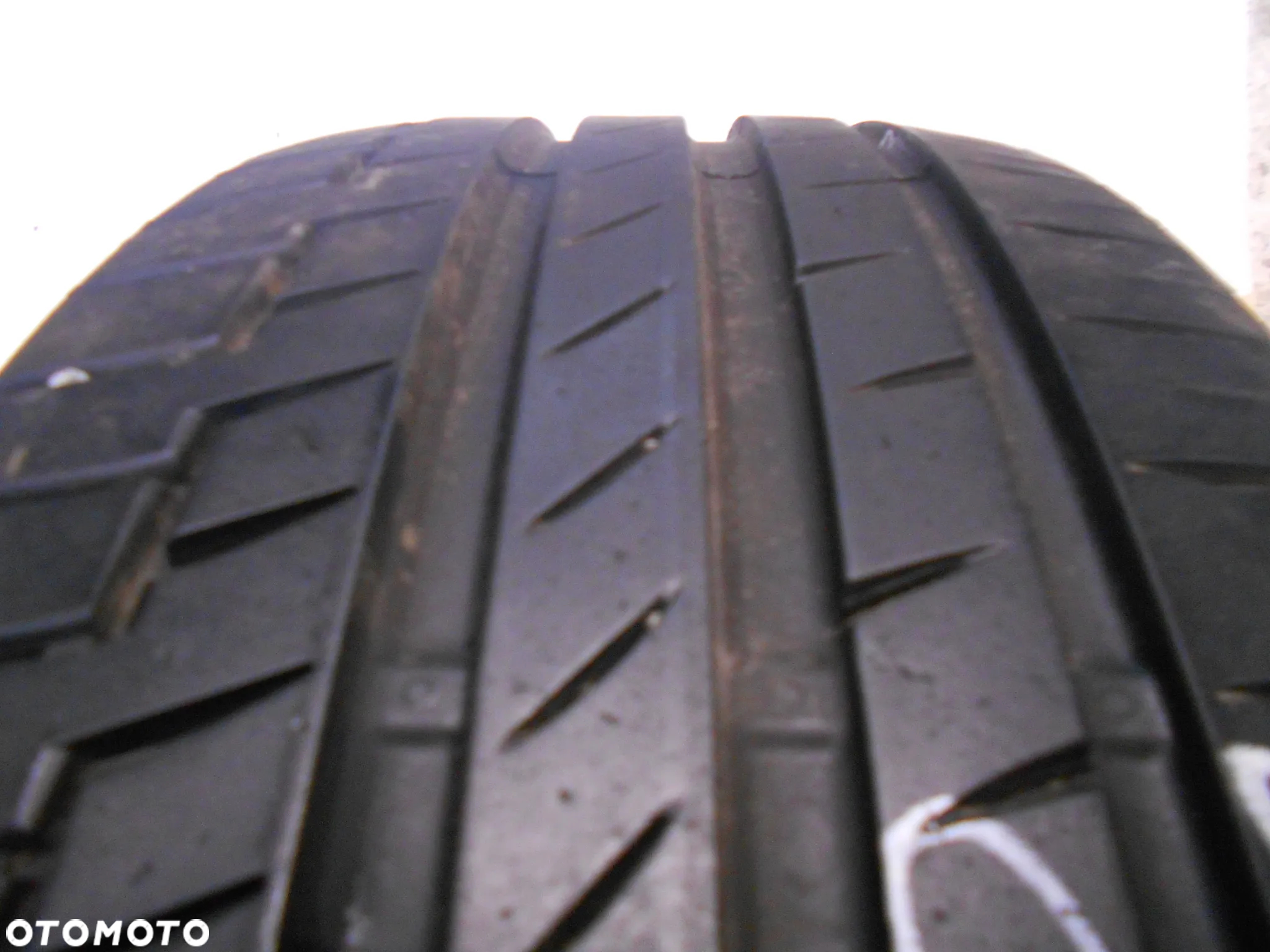 OPONA POJEDYNKA 225/45R19 CONTINENTAL PREMIUM CONTACT 6 SSR RSC DOT 0623 7.9MM - 2
