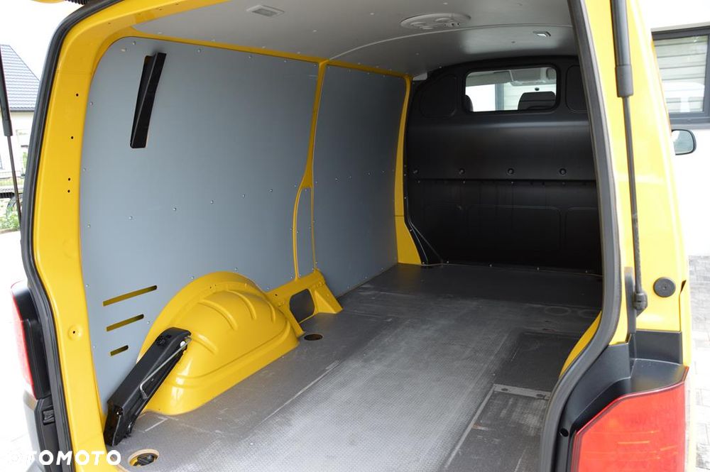 Volkswagen Transporter - 28