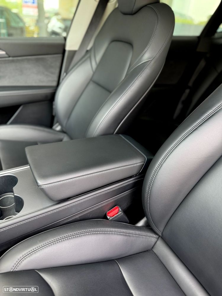 Tesla Model Y Long Range Tração Integral - 27