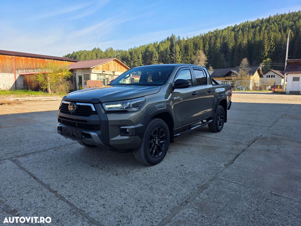 Toyota Hilux - 1