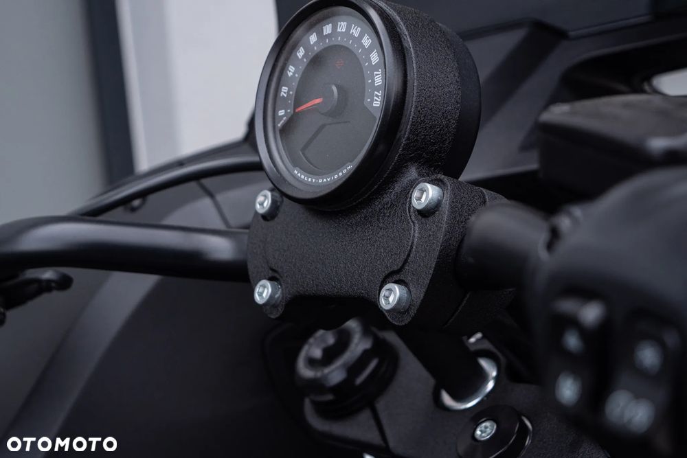 Harley-Davidson Softail Low Rider - 30