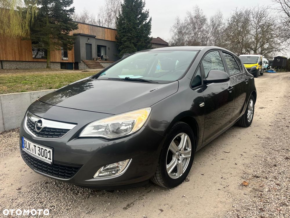 Opel Astra 1.6 150 Jahre - 1