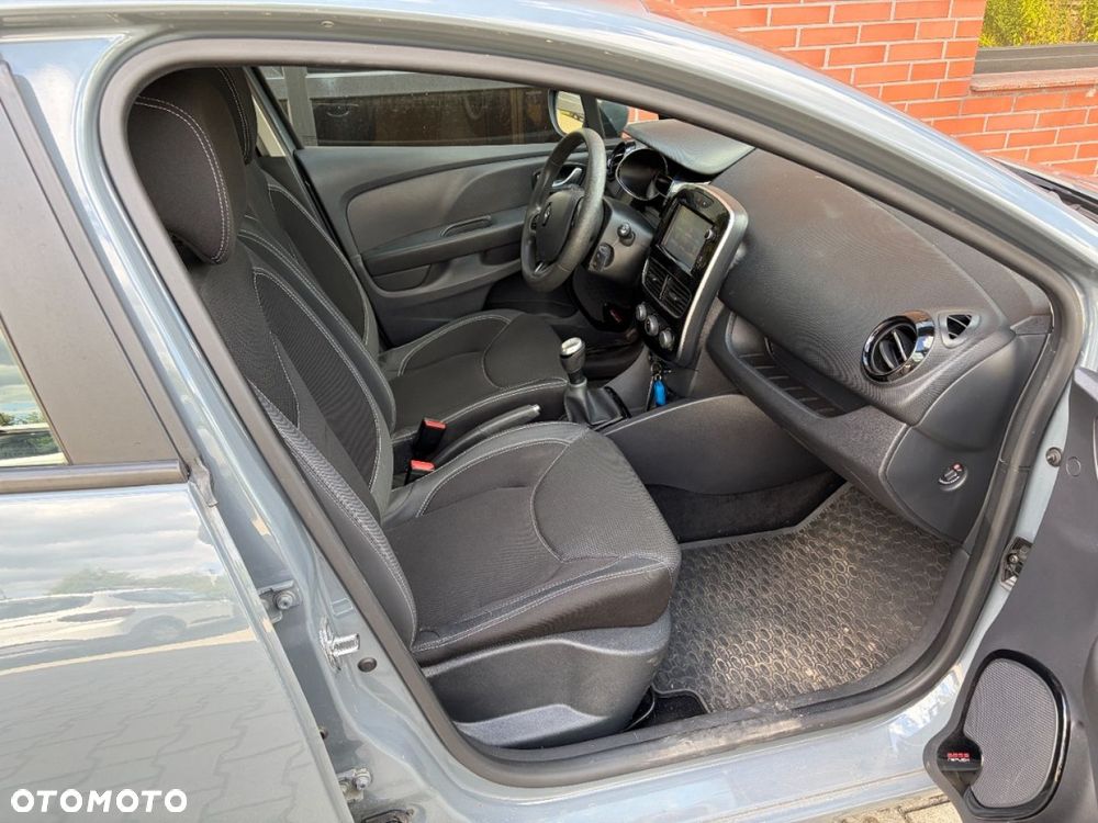 Renault Clio 1.2 16V Life - 12