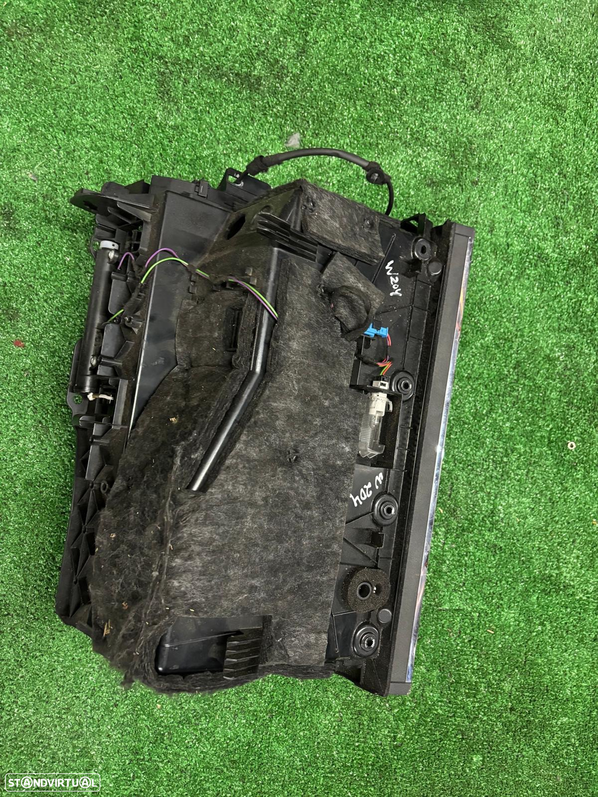 Porta luvas Mercedes W204 de 2011 - 2