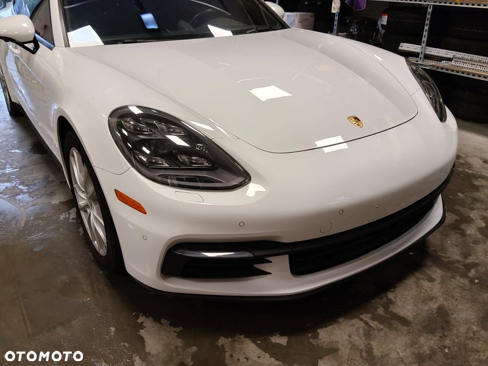 Porsche Panamera - 12