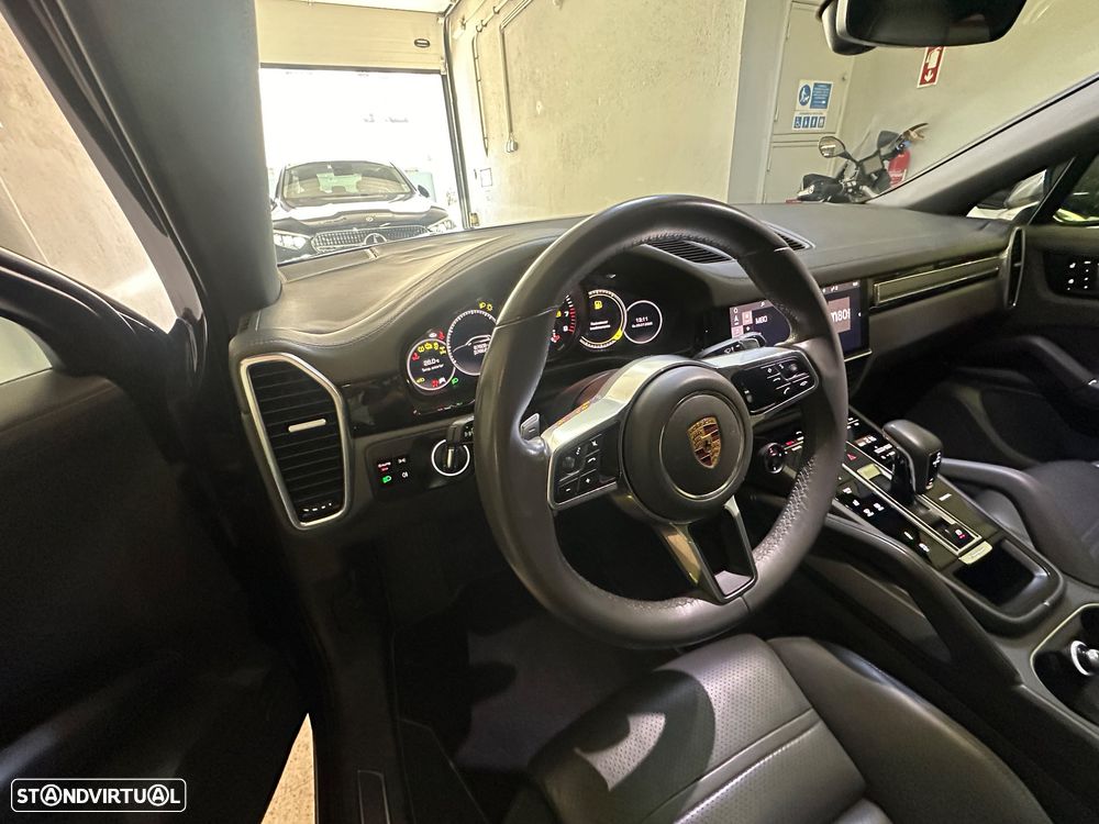 Porsche Cayenne Coupé E-Hybrid - 7