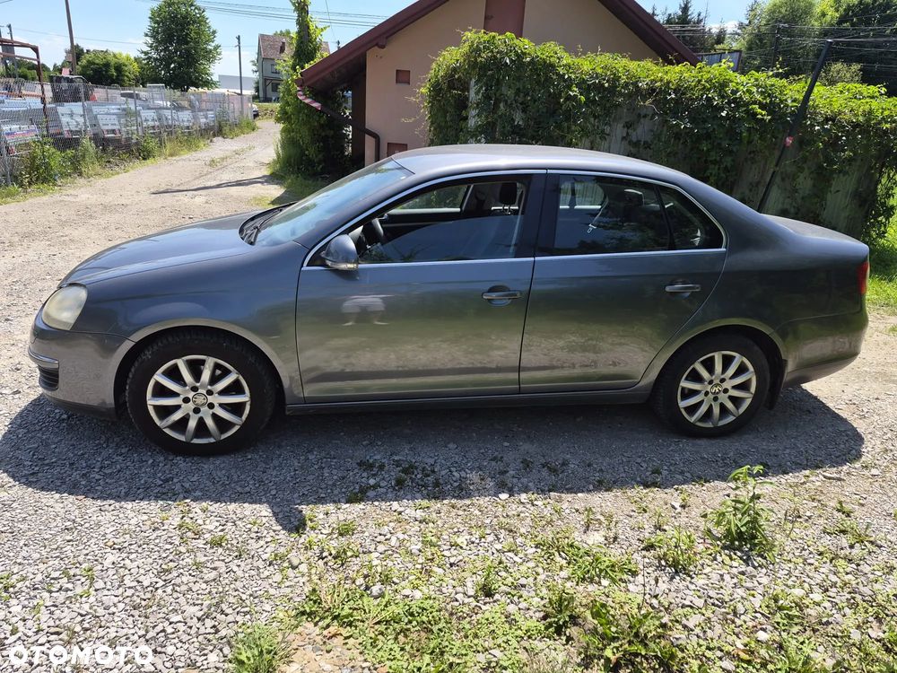 Volkswagen Jetta 2.0 TDI DPF Freestyle - 14