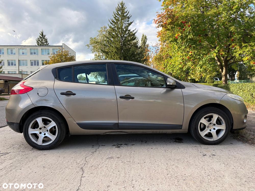 Renault Megane 2009 photo 2