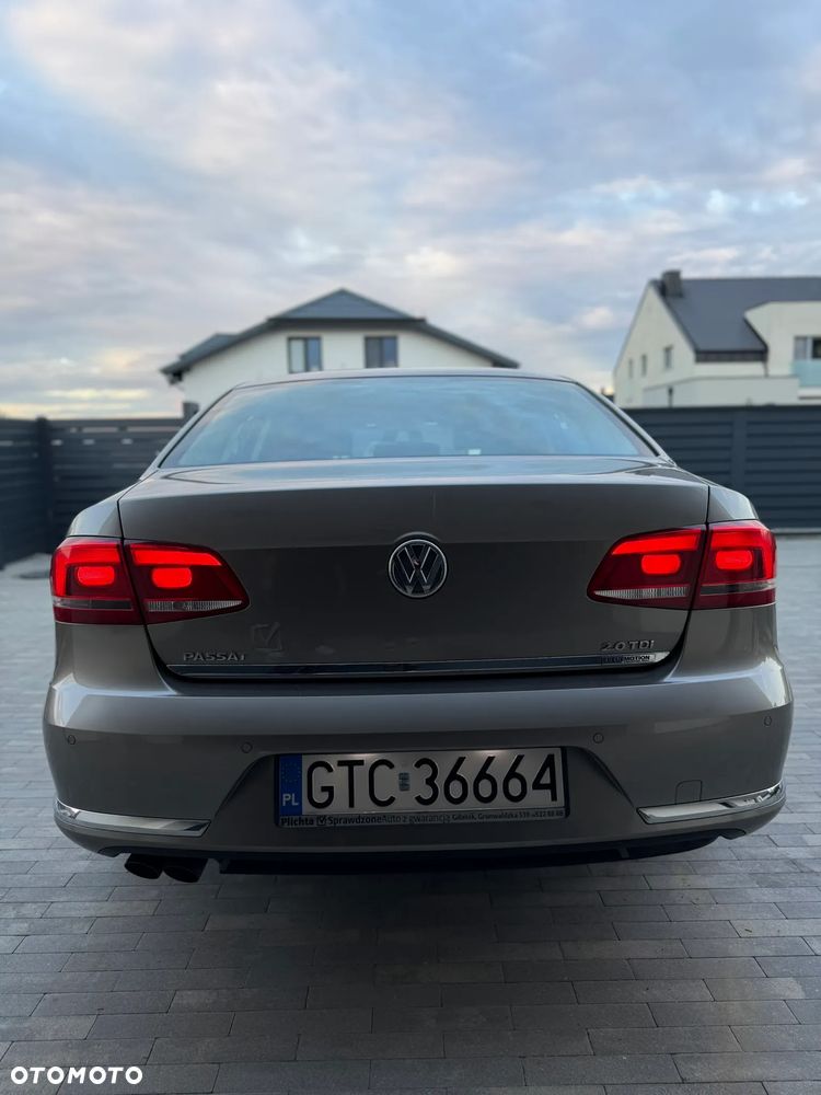 Volkswagen Passat - 5
