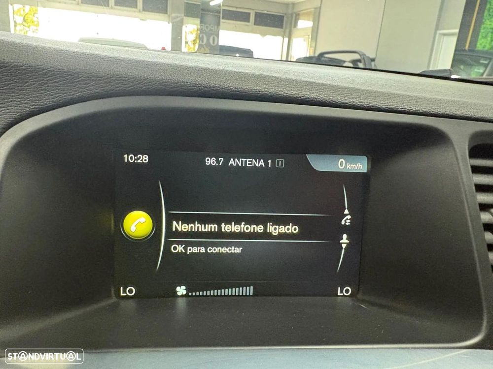 Volvo V60 2.0 D2 Summum Geartronic - 24