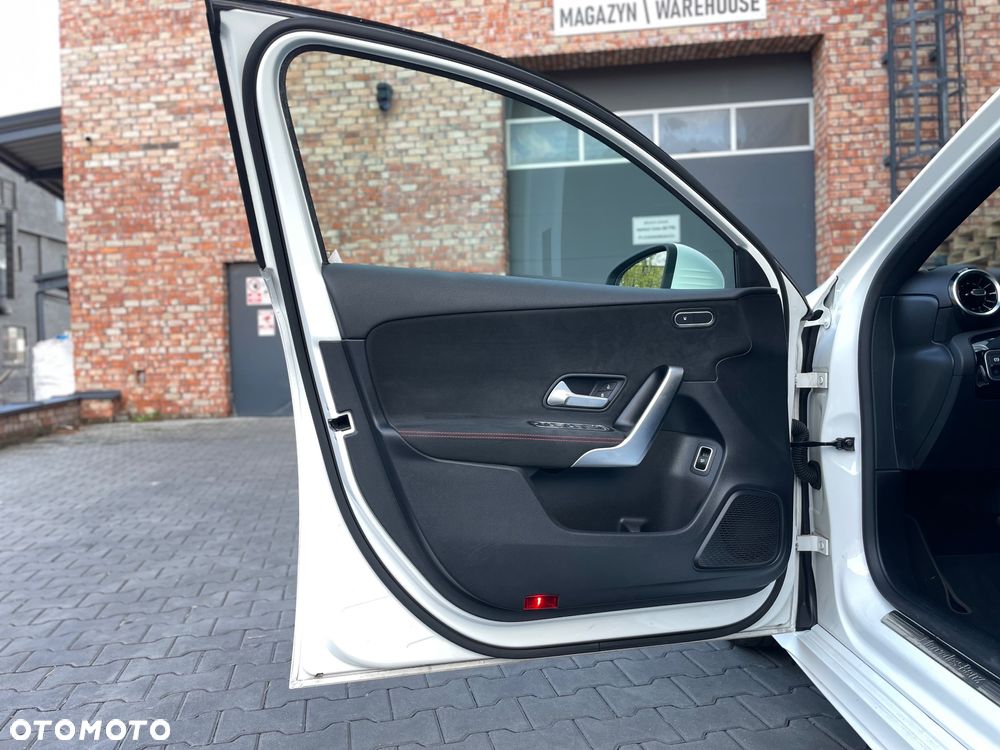 Mercedes-Benz Klasa A 180 7G-DCT AMG Line - 16