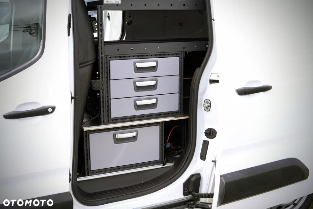 Opel Combo Van 1.2 Enjoy 110KM 4d Long - 38