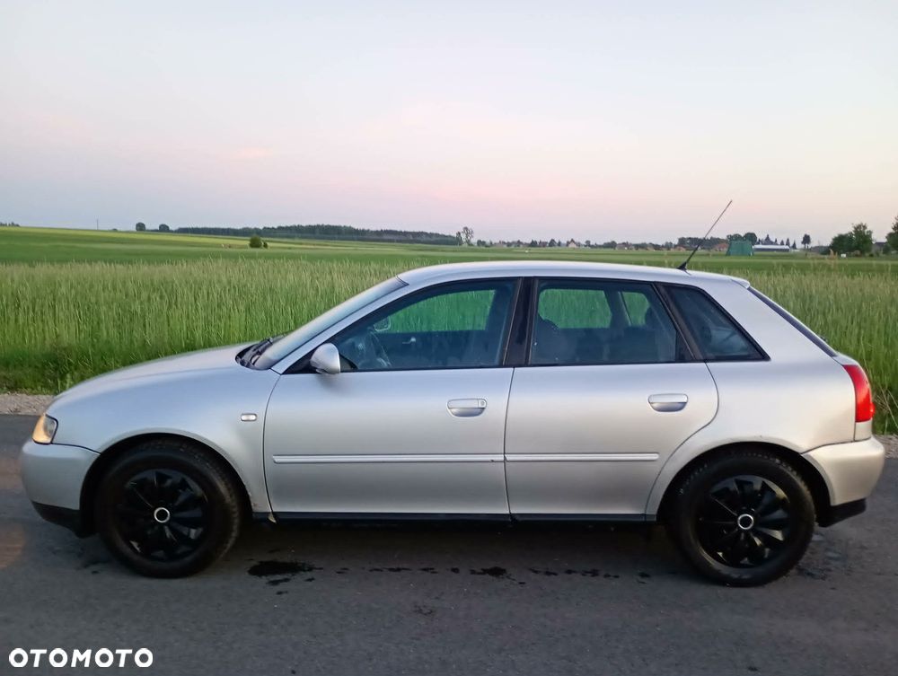 Audi A3 Sportback 1.6 Attraction - 2