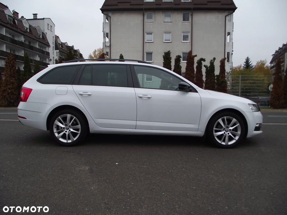 Skoda Octavia 1.5 TSI ACT Style DSG - 6