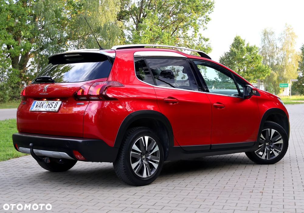 Peugeot 2008 1.2 Pure Tech Allure S&S - 20