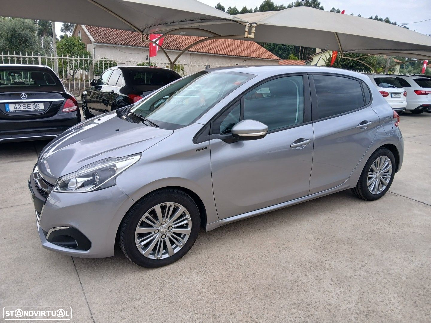 Peugeot 208 1.5 BlueHDi Signature - 4