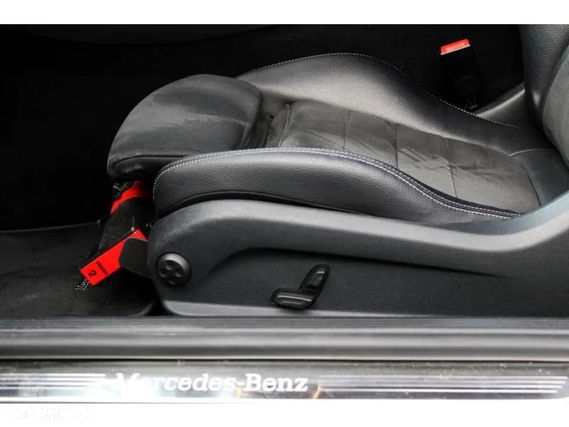 Mercedes-Benz Klasa E 220 d Coupe 4-Matic 9G-TRONIC - 22