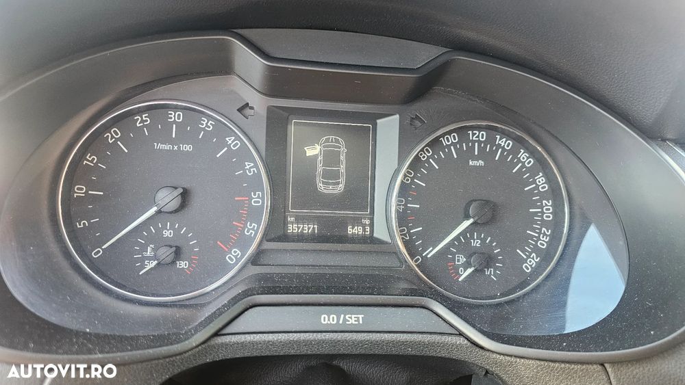 Skoda Octavia 1.6 TDI DSG Ambition - 14