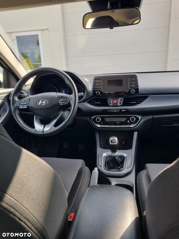 Hyundai i30 1.5 DPI Classic + - 18
