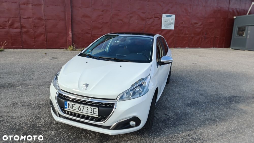 Peugeot 208 - 1