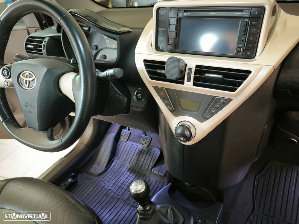 Toyota iQ 1.0 N collection — fotografia 8