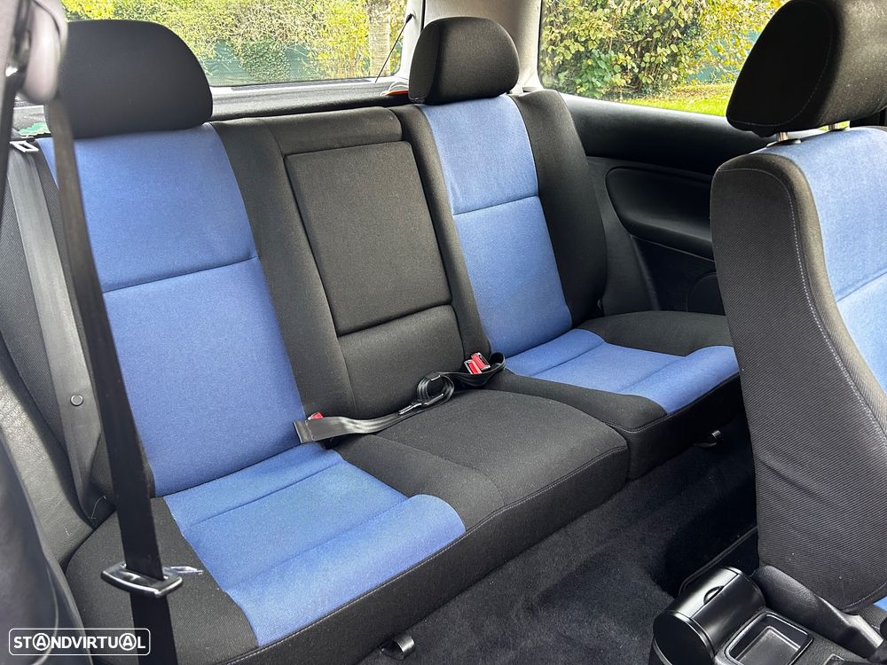 VW Golf 1.9 TDi 25 Anos - 9