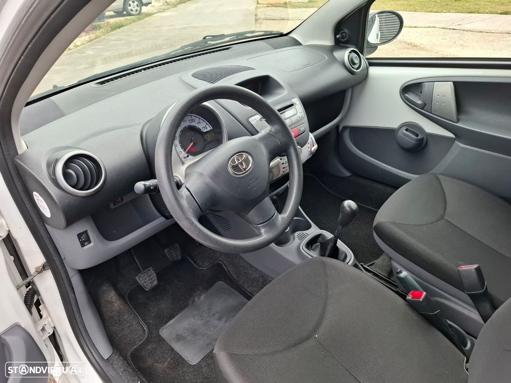 Toyota Aygo 1.0 - 19