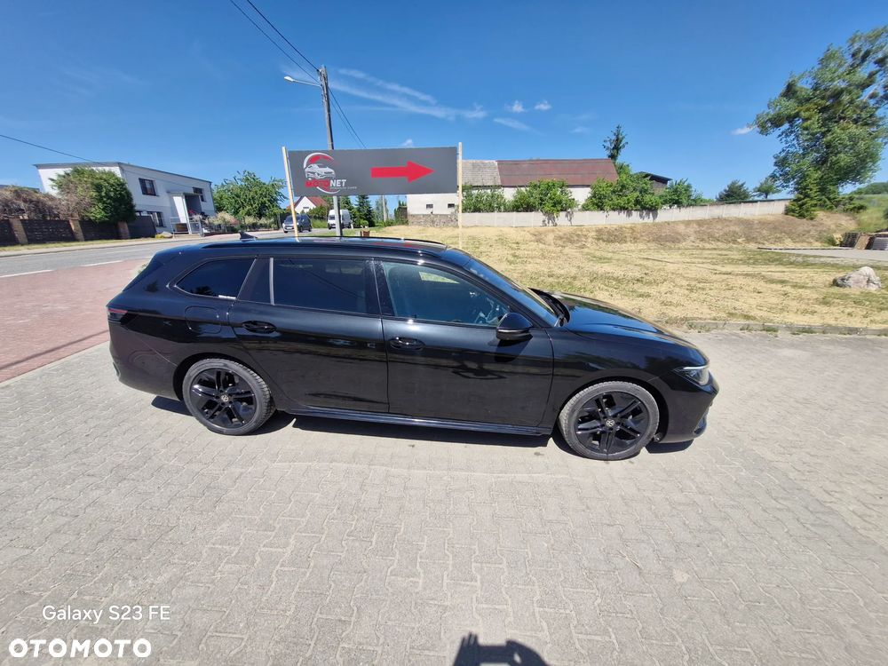 Volkswagen Passat Variant 2.0 TDI SCR DSG R-Line - 4