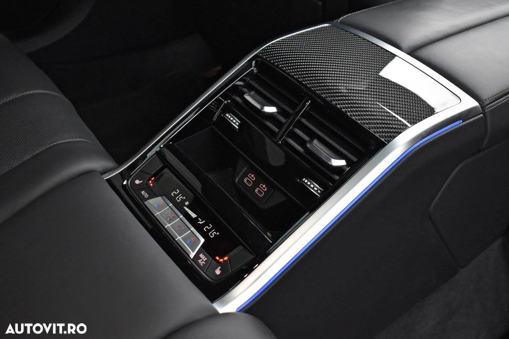 BMW Seria 8 - 31