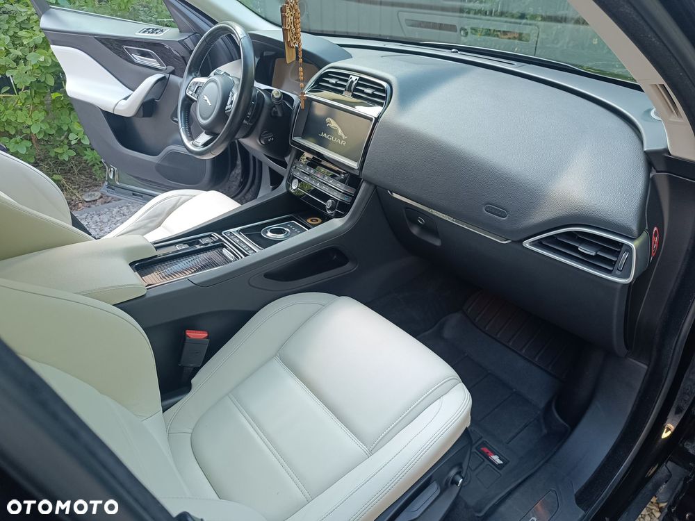 Jaguar F-Pace 2.0 i4D RWD Prestige - 27