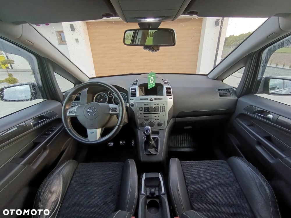 Opel Zafira OPC - 10